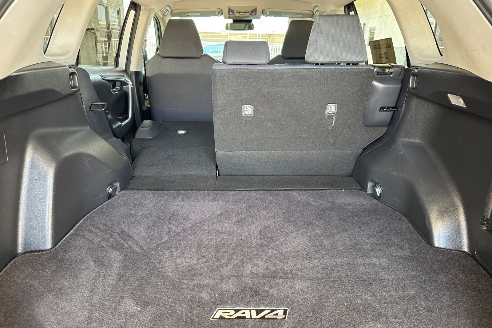 Used 2021 Toyota RAV4 XLE w/ Carpet Mat Package (TMS) AWD/4WD image 16