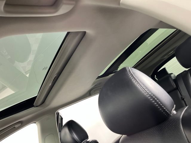 Used 2020 Nissan Pathfinder Platinum FWD image 34