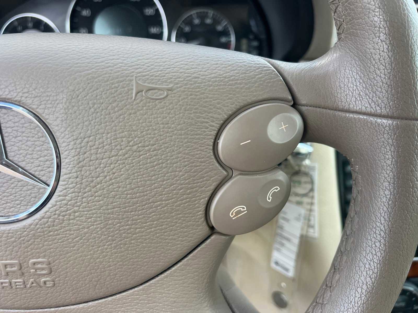 Used 2009 Mercedes-Benz CLK 550 Base image 17