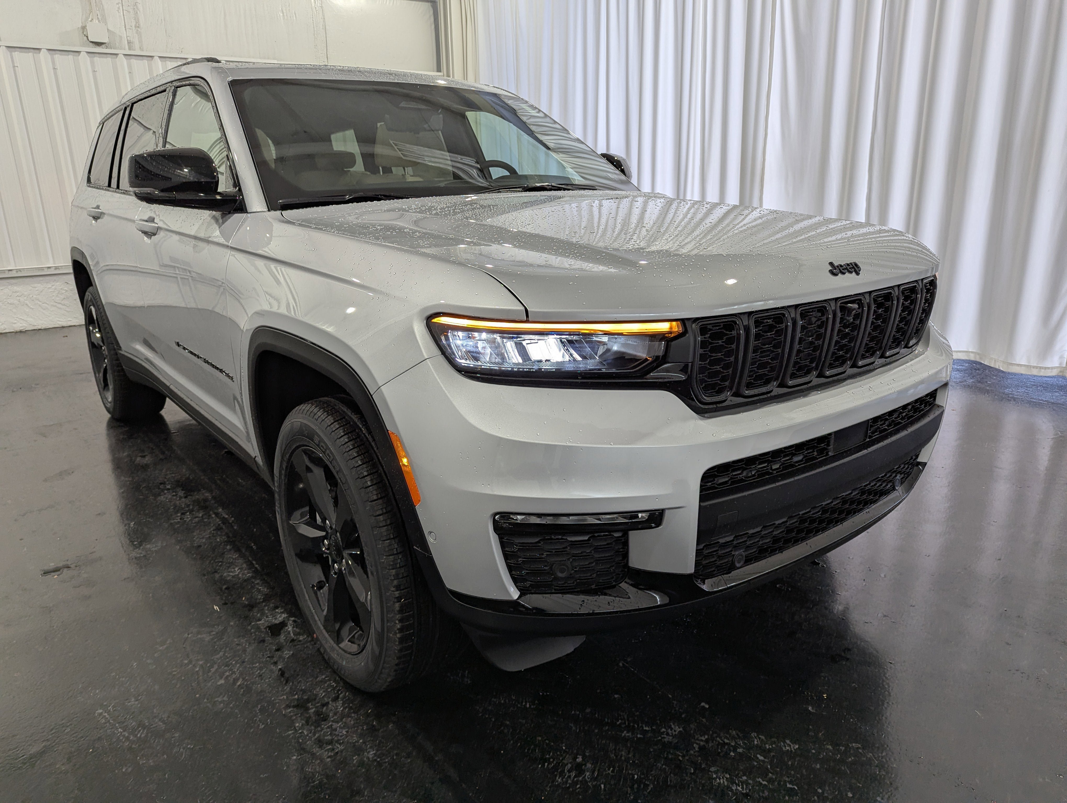 New 2025 Jeep Grand Cherokee L Limited w/ Luxury Tech Group II image 5