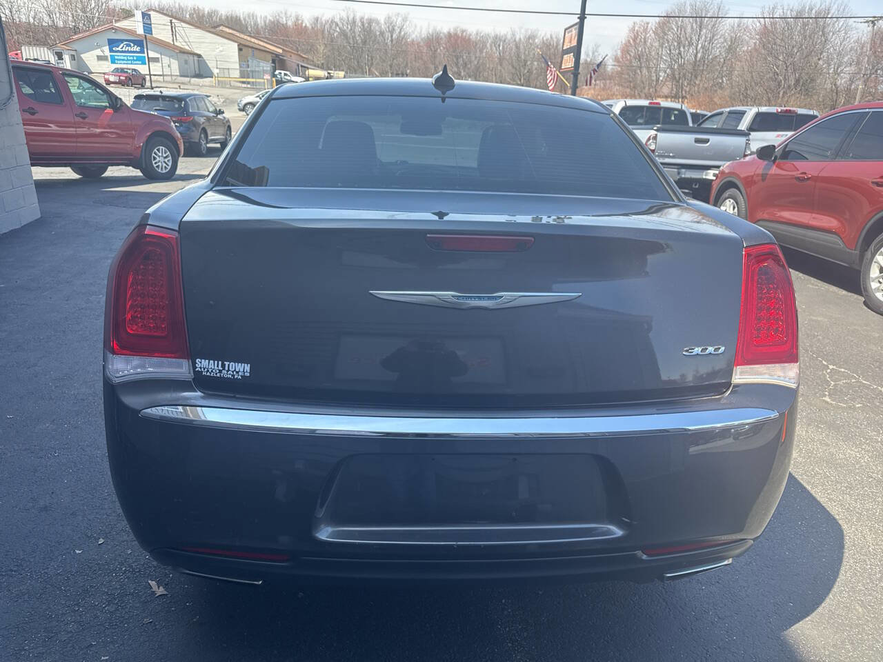 Used 2015 Chrysler 300 Limited RWD image 7