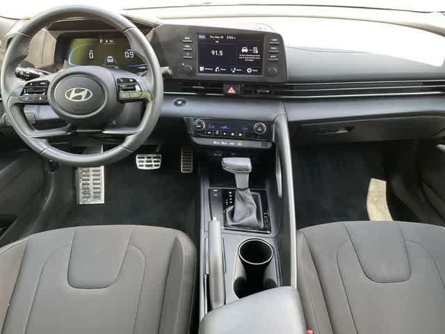 Used 2025 Hyundai Elantra Sport FWD image 18