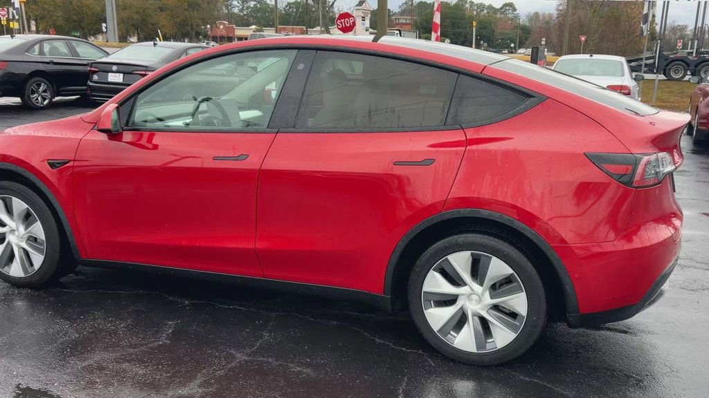 Used 2022 Tesla Model Y Long Range image 6