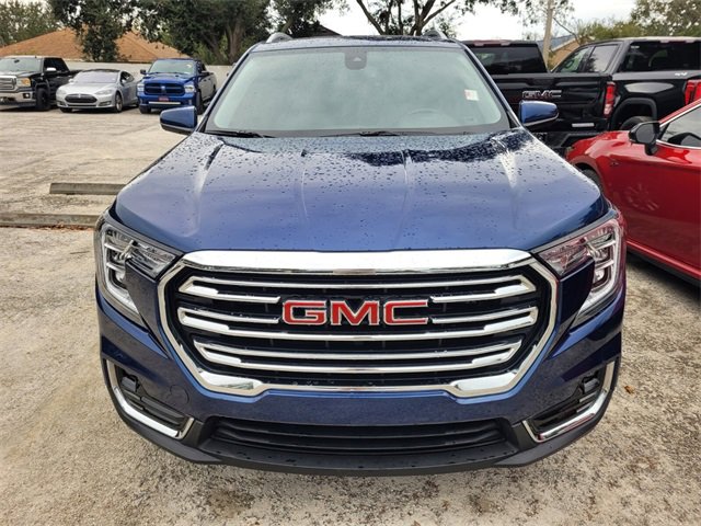 Used 2022 GMC Terrain SLT w/ Infotainment Package II image 2