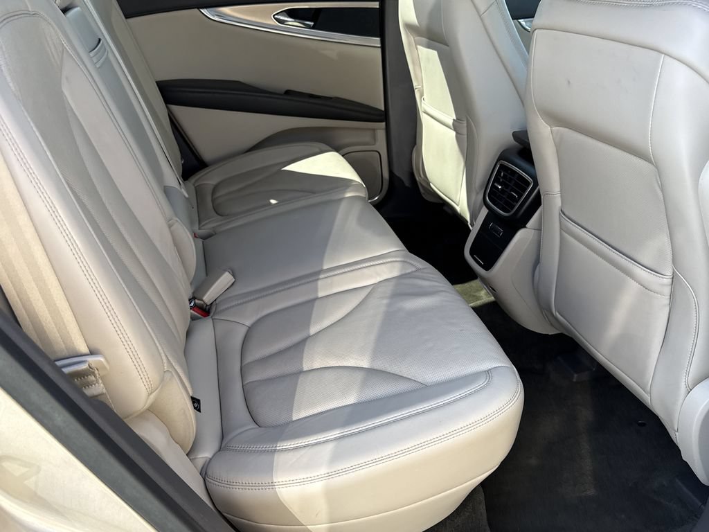 Used 2017 Lincoln MKX Reserve AWD/4WD image 15