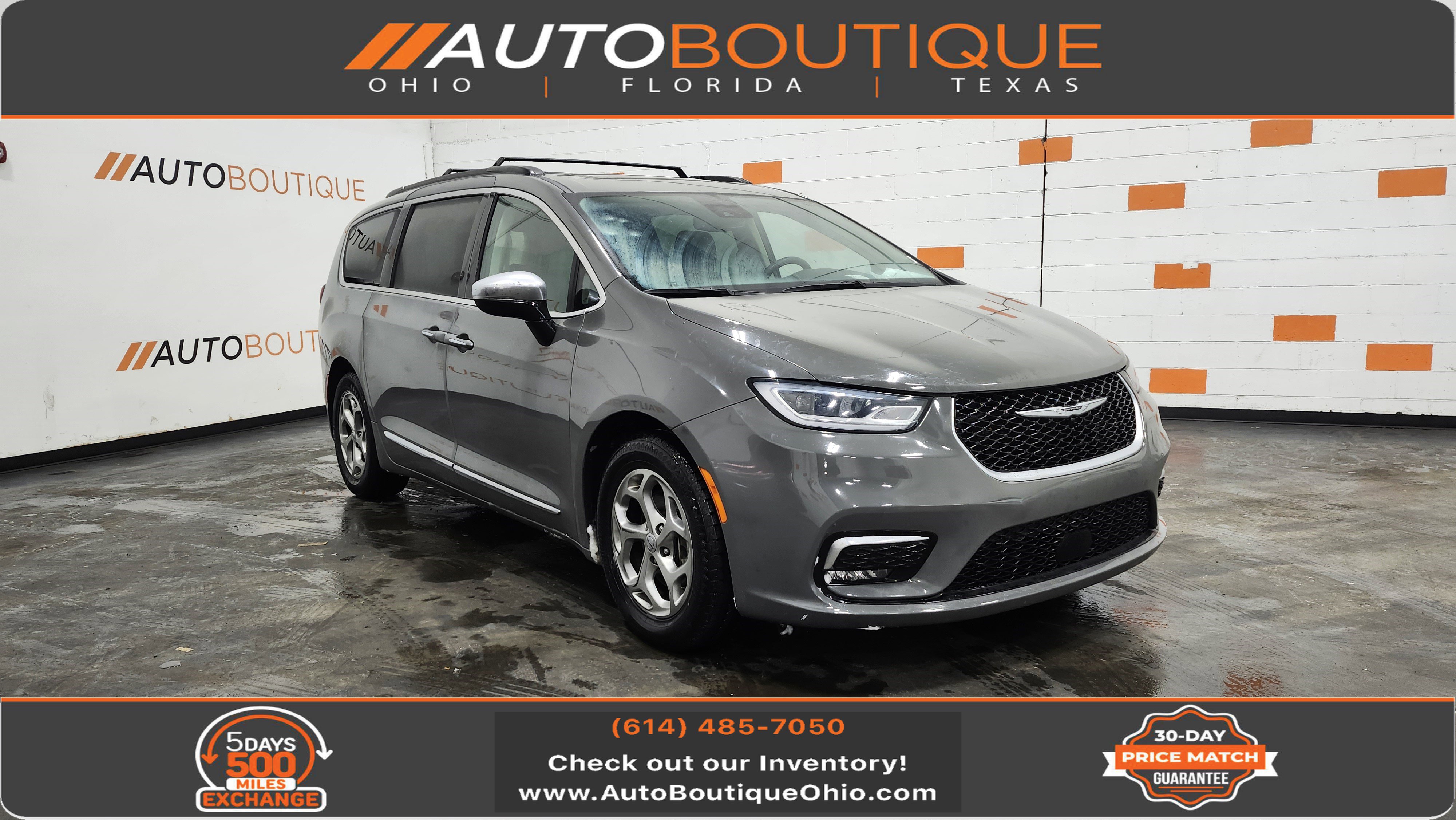 Used 2023 Chrysler Pacifica Limited image 1