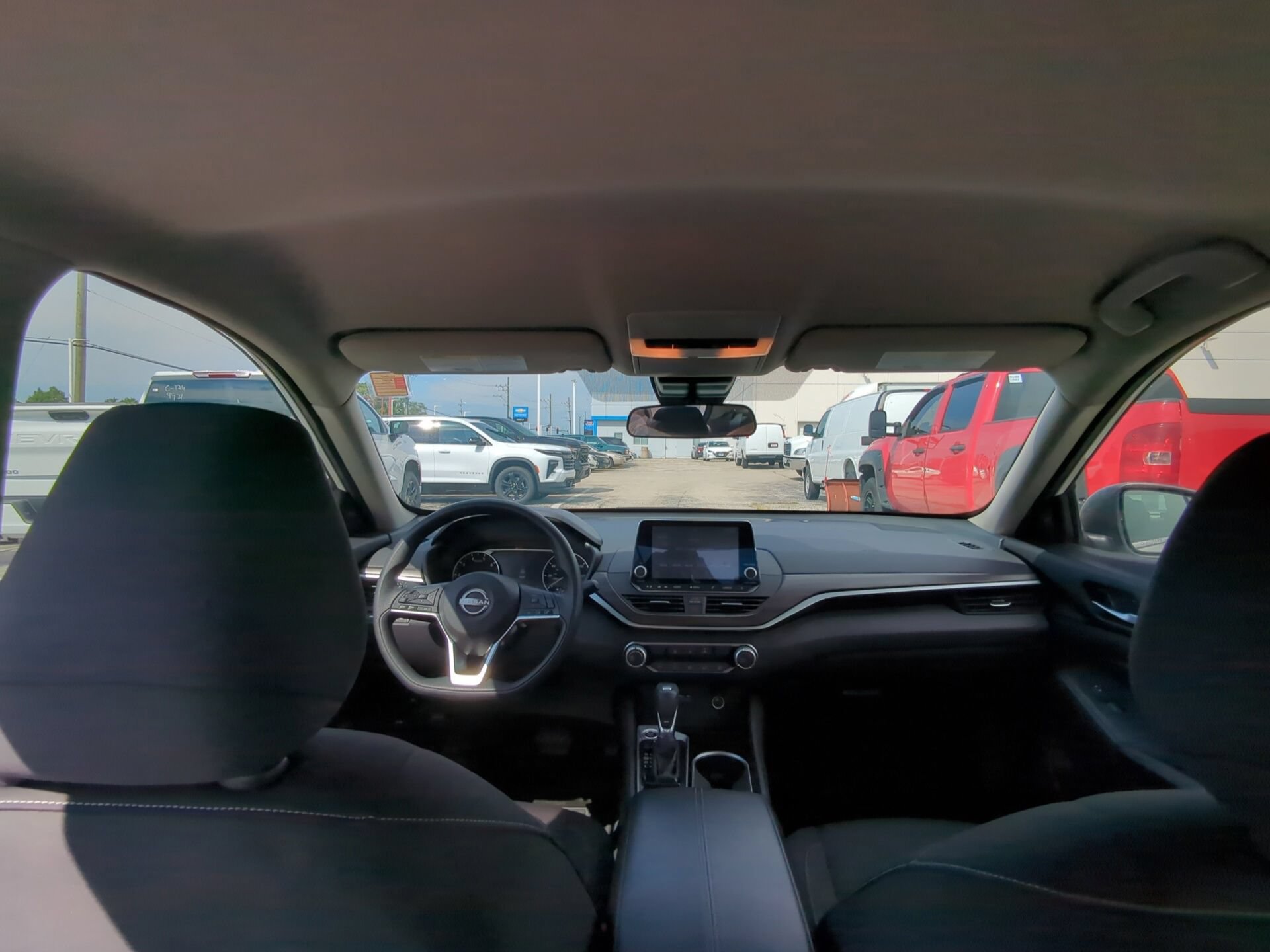 Used 2024 Nissan Altima 2.5 SV FWD image 13