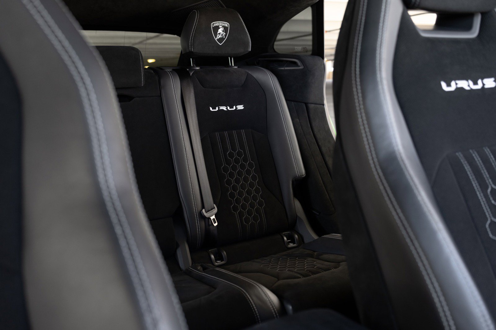 Used 2023 Lamborghini Urus Performante AWD/4WD image 70