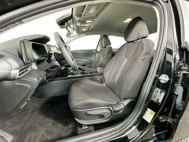 Used 2026 Hyundai Elantra Hybrid FWD image 17