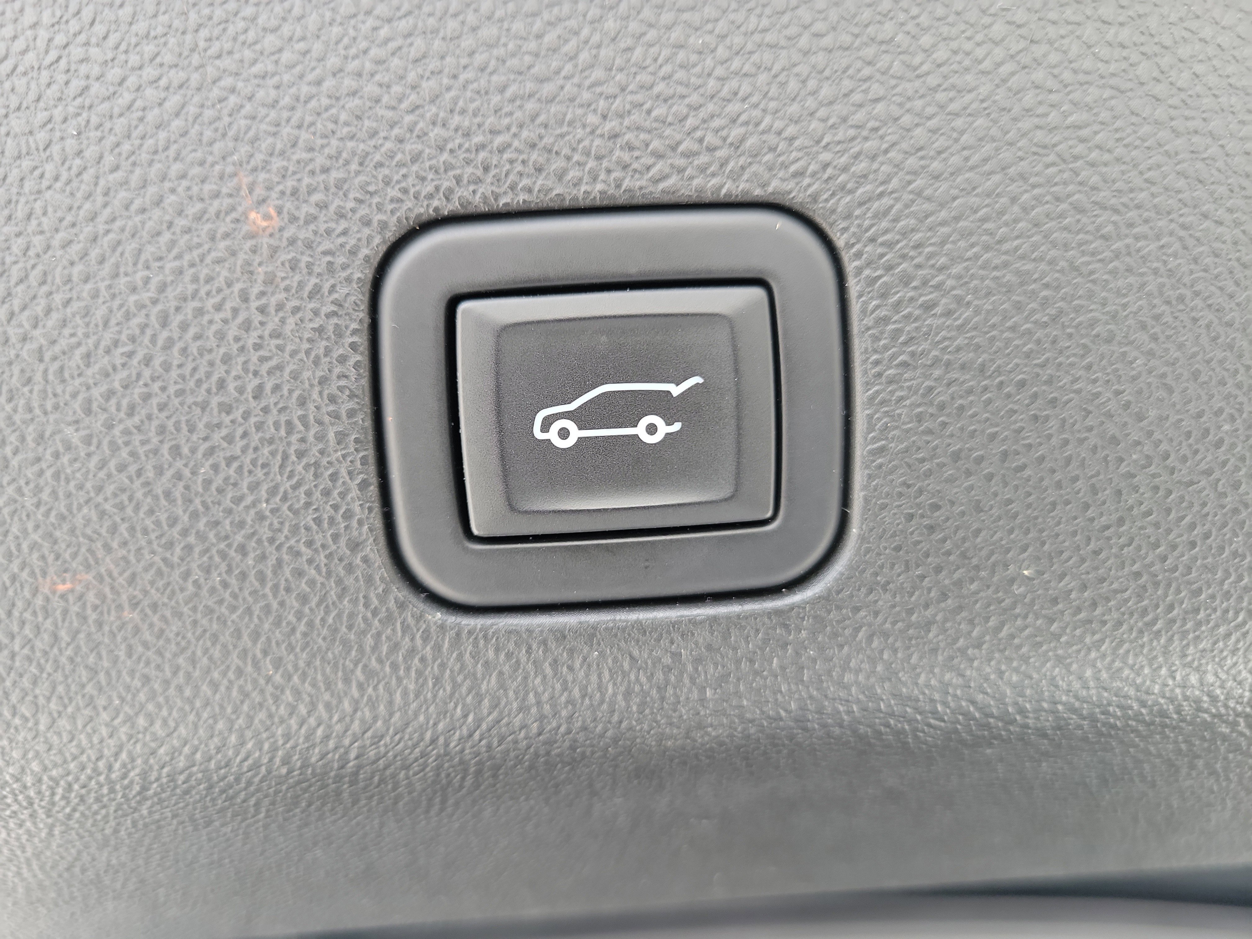 Used 2023 Chevrolet Suburban High Country image 12