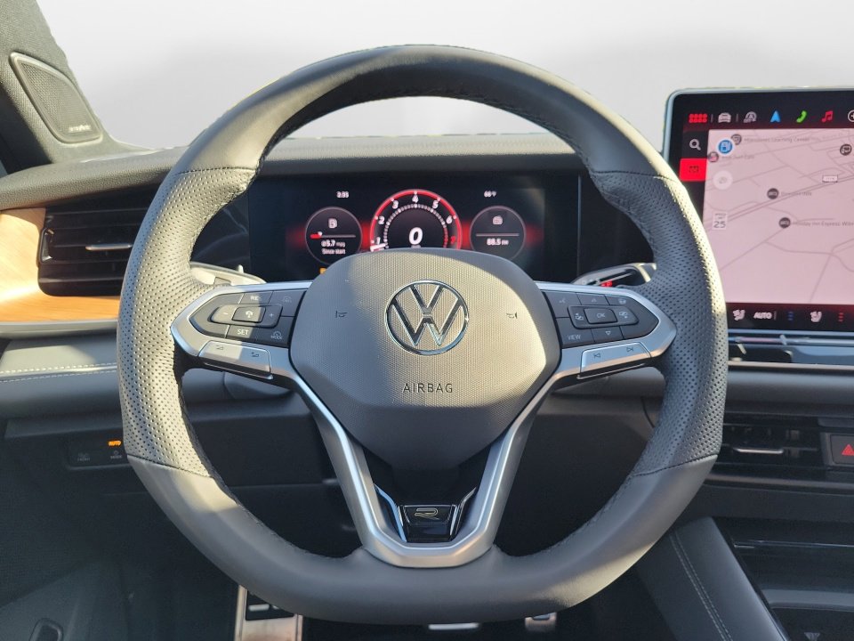 New 2026 Volkswagen Tiguan SEL R-Line image 10