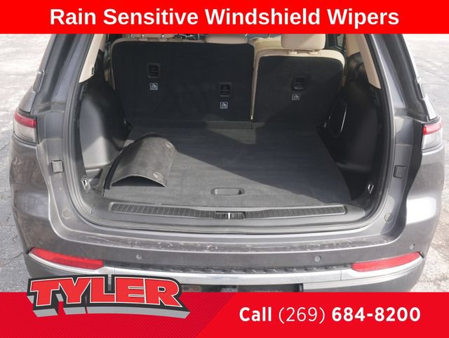 Certified 2022 Jeep Grand Cherokee Limited w/ Luxury Tech Group II AWD/4WD image 17