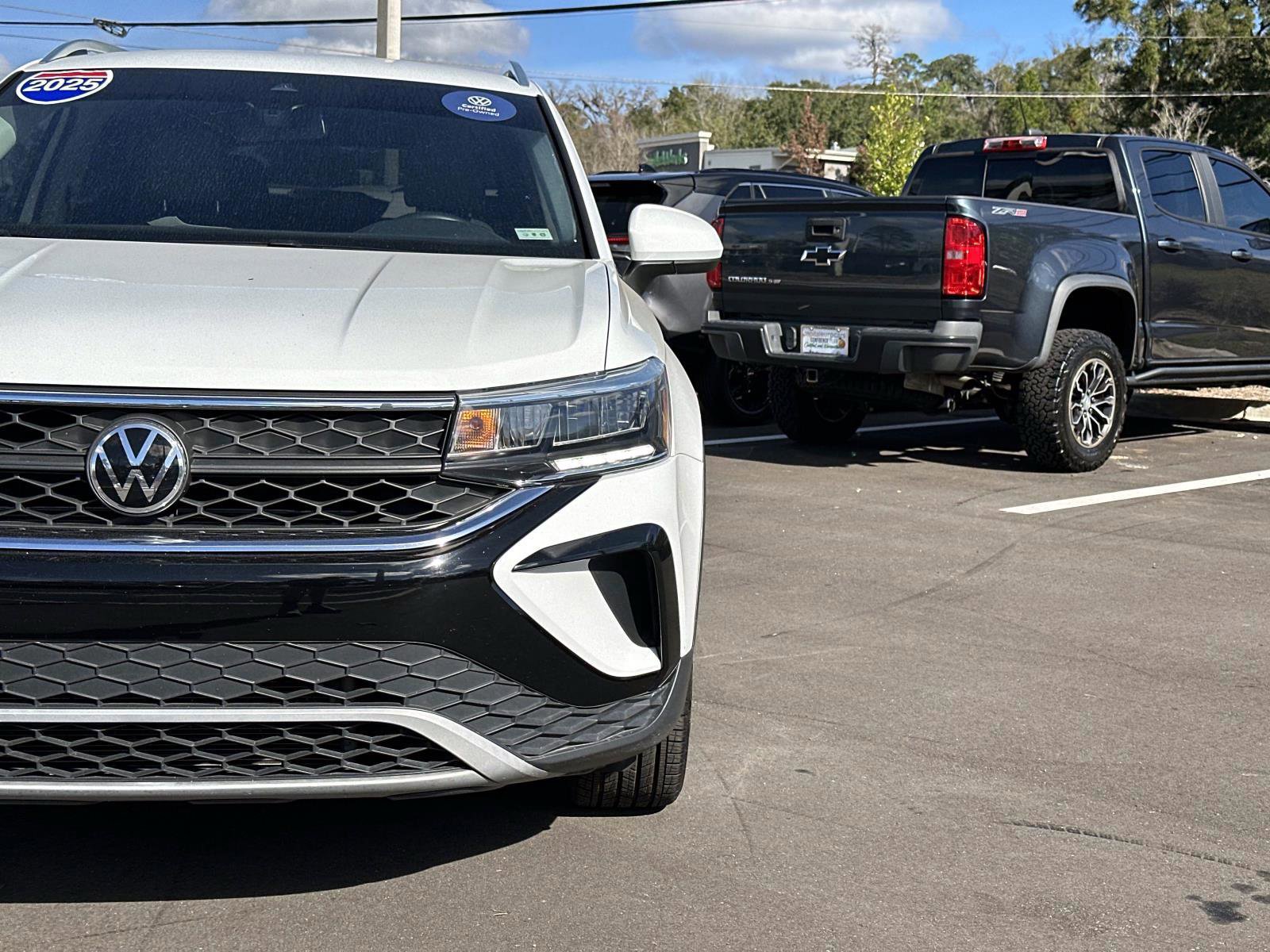 Certified 2022 Volkswagen Taos SE image 9