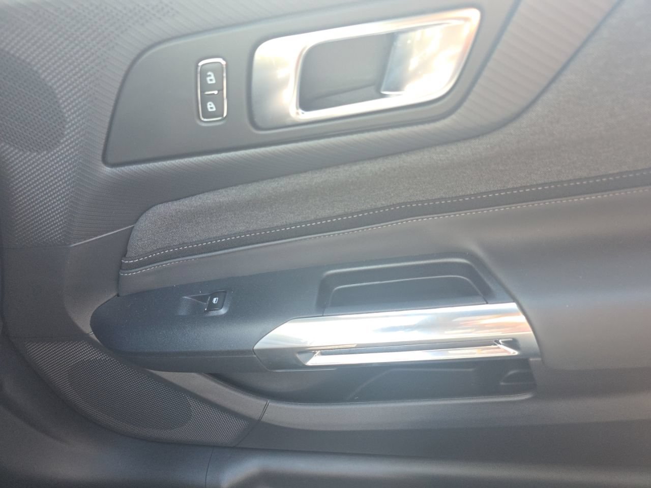 Used 2025 Ford Mustang GT RWD image 24