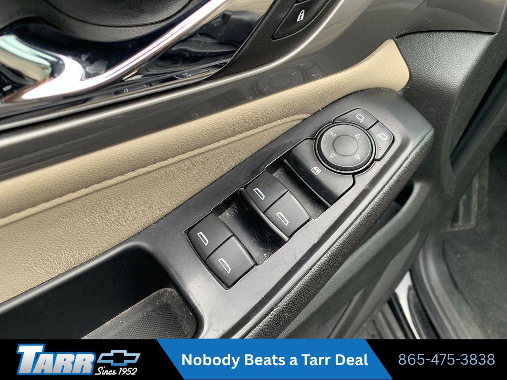 Used 2023 Chevrolet Traverse LS image 15