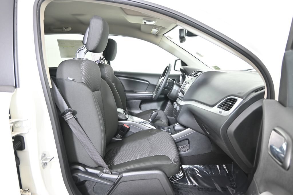 Used 2020 Dodge Journey SE w/ Blacktop Package FWD image 10