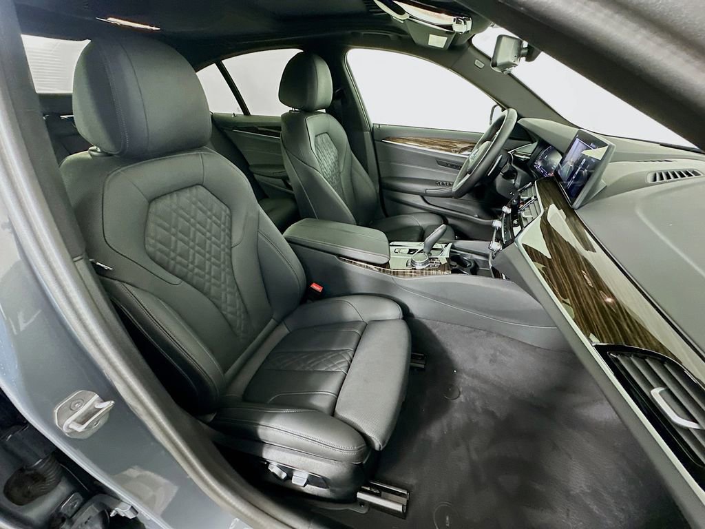 Certified 2023 BMW 530i xDrive w/ M Sport Package AWD/4WD image 29