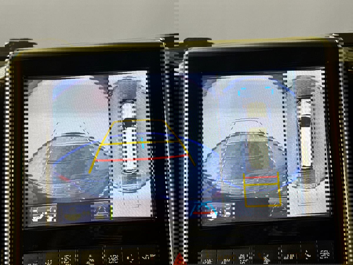 Used 2017 Toyota Land Cruiser image 15