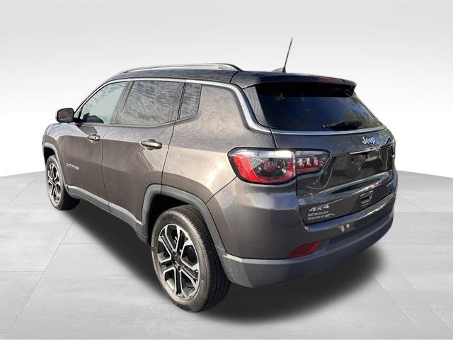 Used 2022 Jeep Compass Limited AWD/4WD image 5