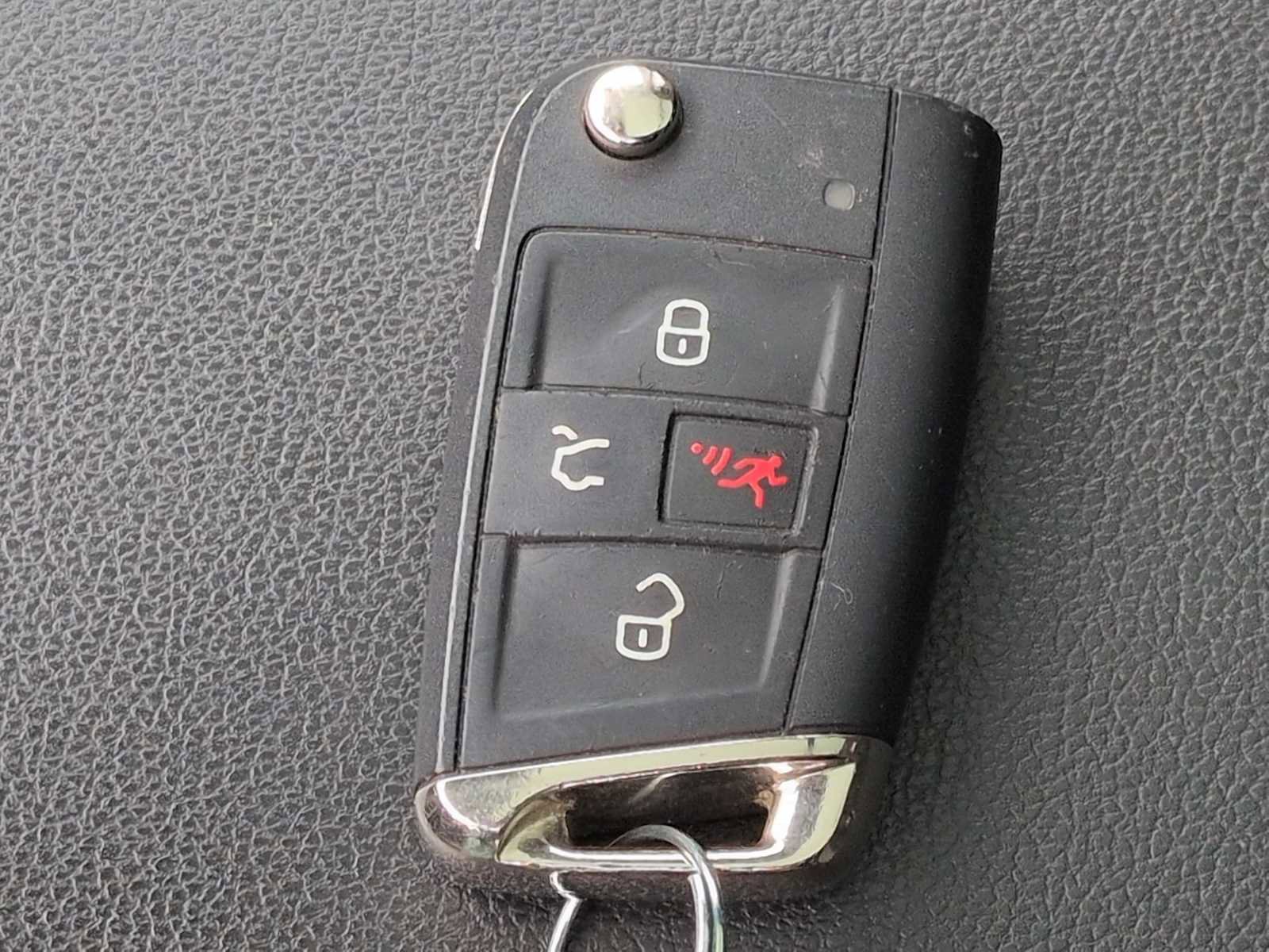 Used 2021 Volkswagen Tiguan SE AWD/4WD image 36