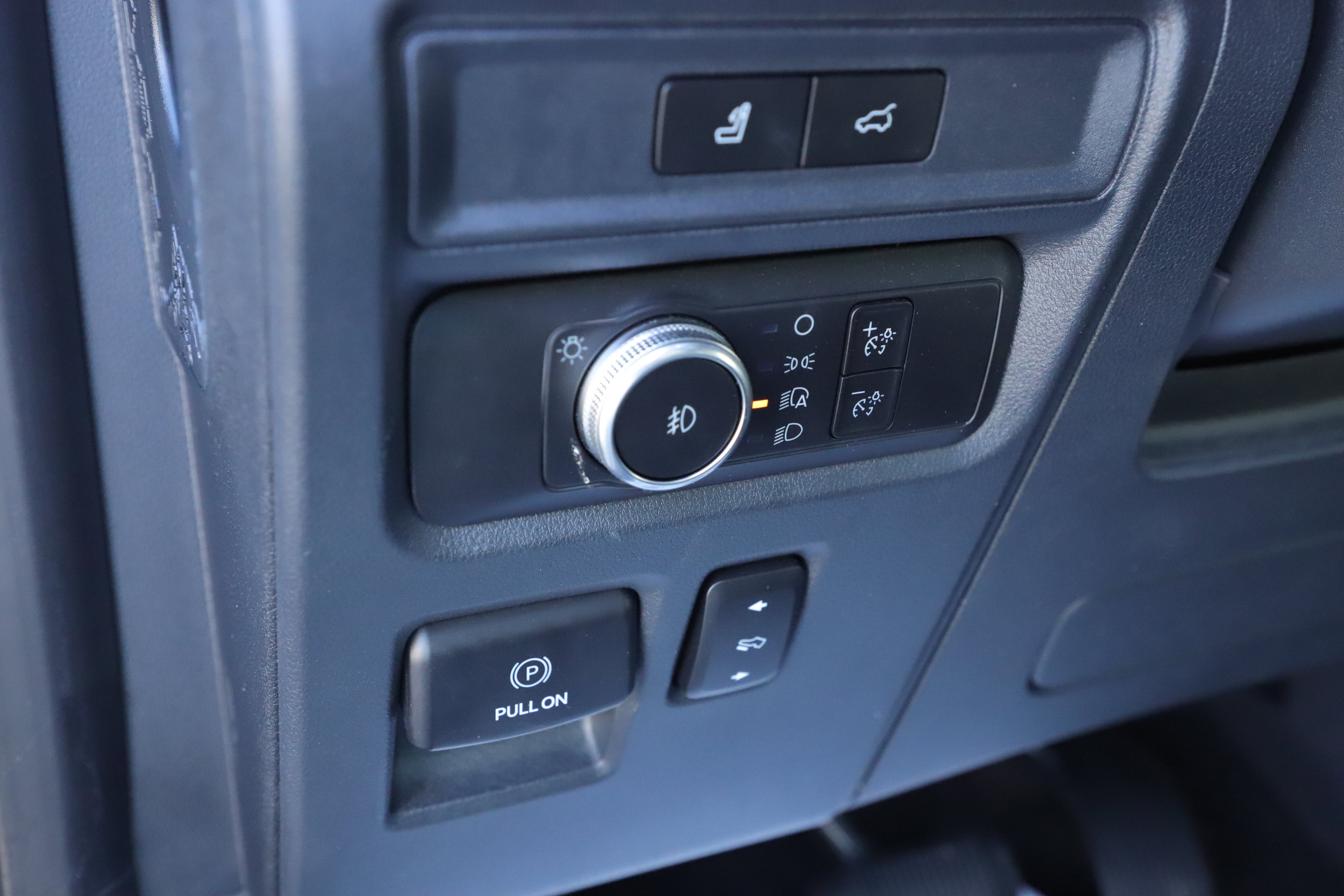 Used 2022 Ford Expedition Limited image 25