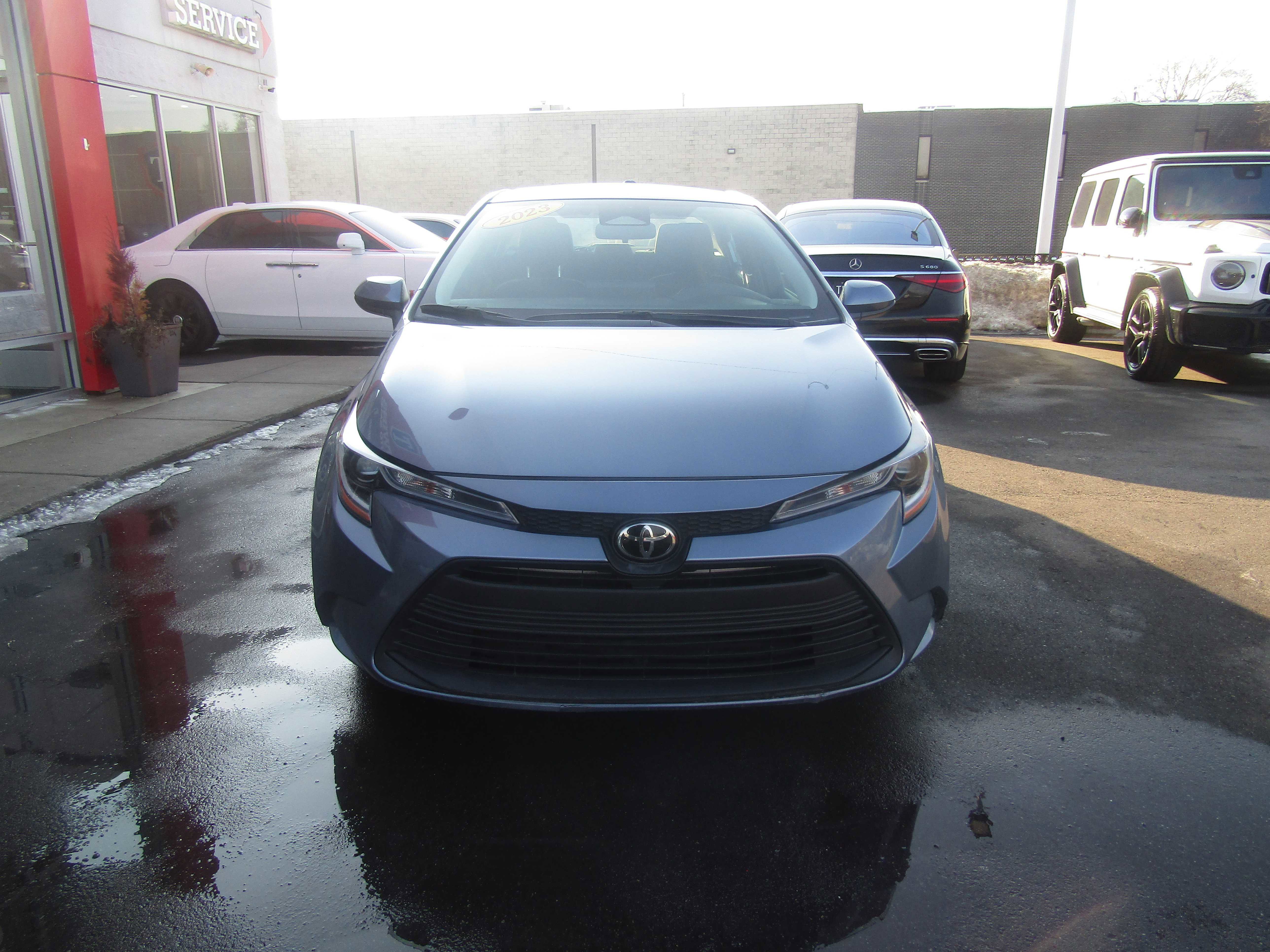 Used 2023 Toyota Corolla LE FWD image 2