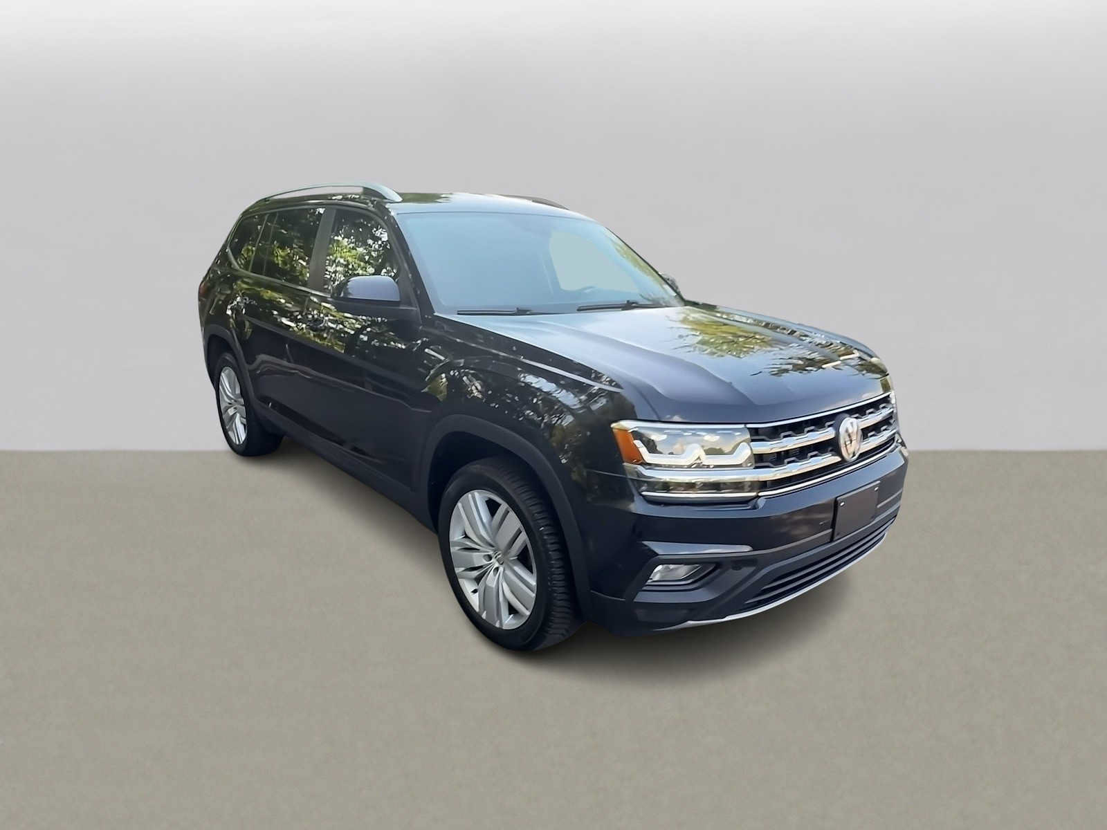 Used 2019 Volkswagen Atlas SE w/ Towing Package AWD/4WD image 2