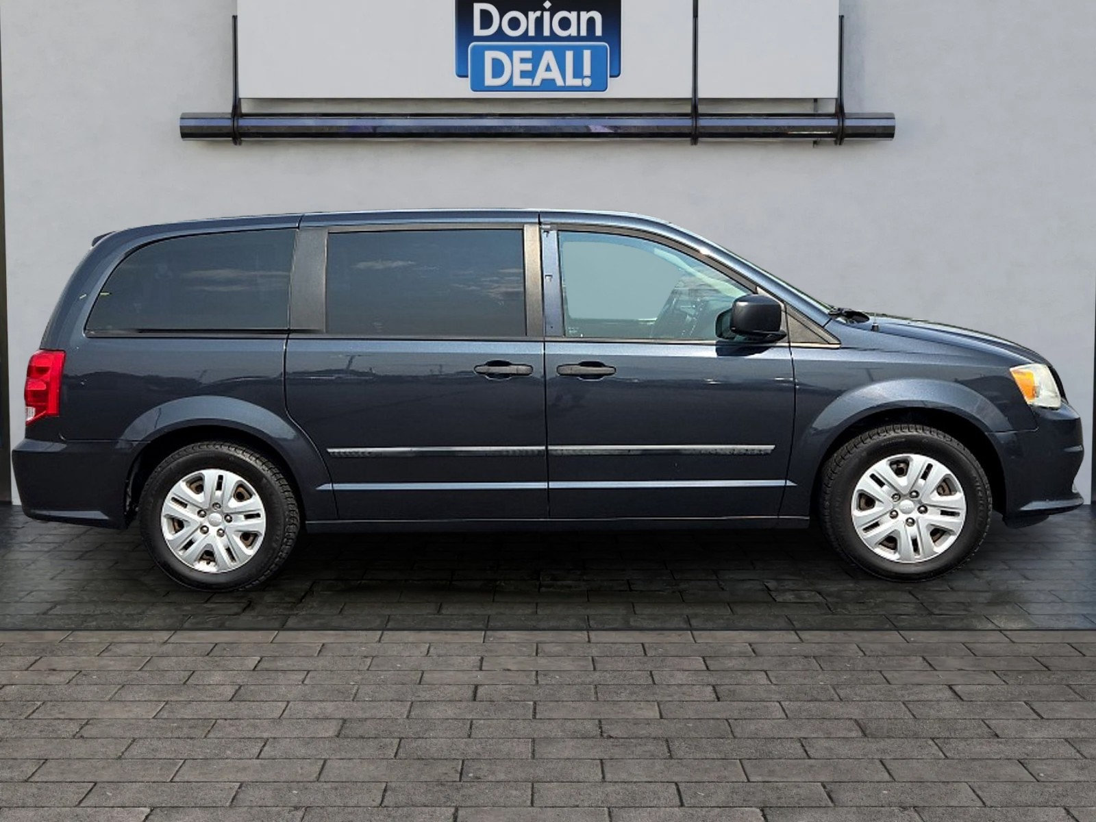 Used 2014 Dodge Grand Caravan American Value Package FWD image 2
