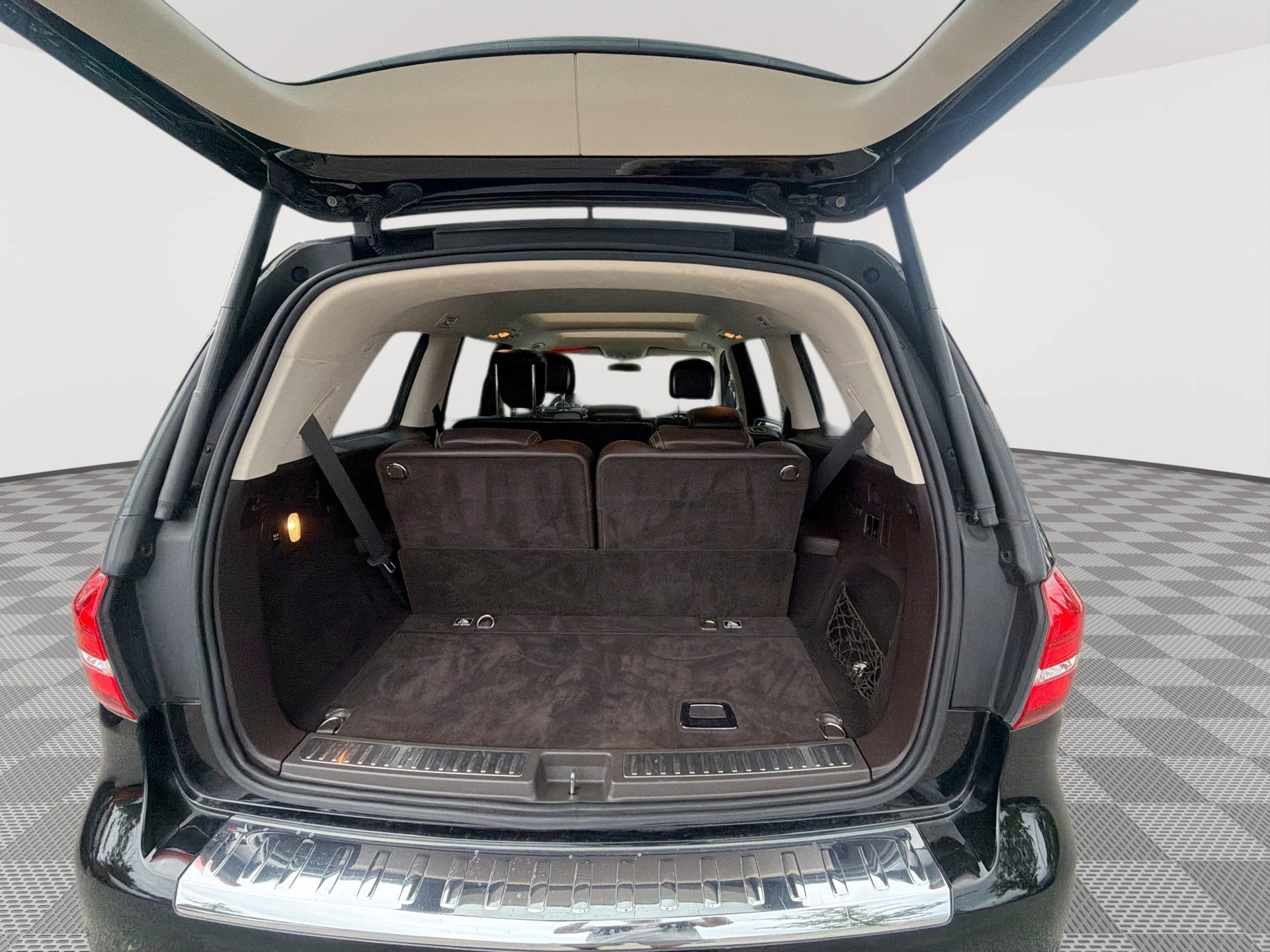 Used 2017 Mercedes-Benz GLS 550 4MATIC image 22