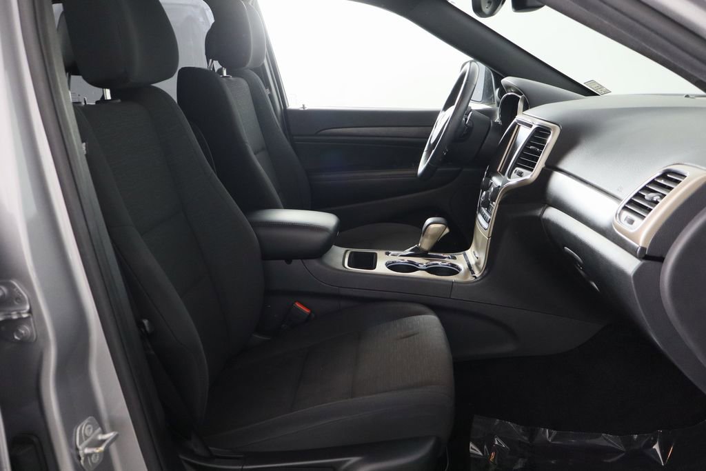 Used 2017 Jeep Grand Cherokee Laredo w/ Quick Order Package 23E image 18