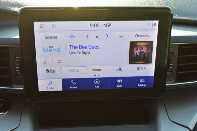 Used 2022 Ford Explorer XLT w/ Equipment Group 202A image 26