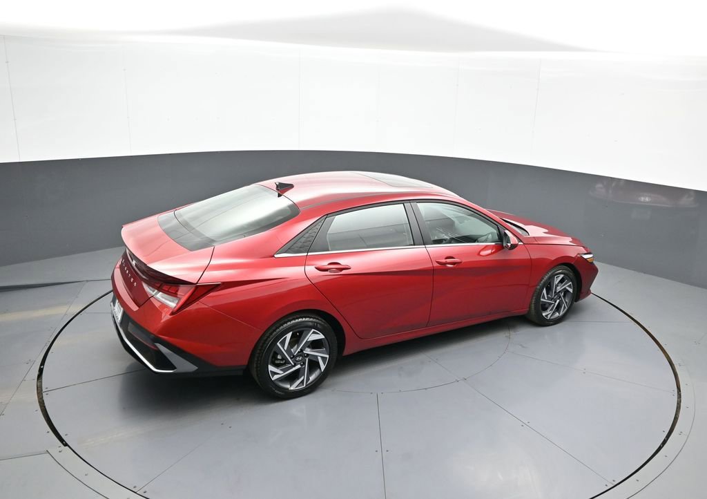 Certified 2025 Hyundai Elantra SEL image 44