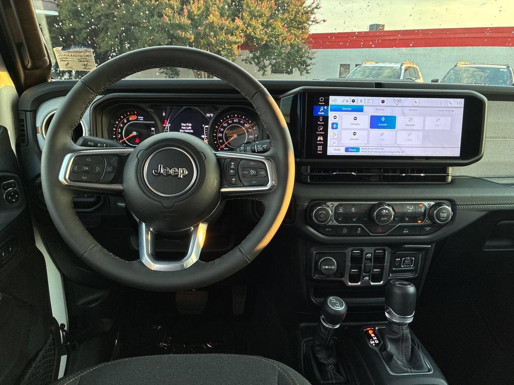 Used 2026 Jeep Wrangler Unlimited Sahara AWD/4WD image 14