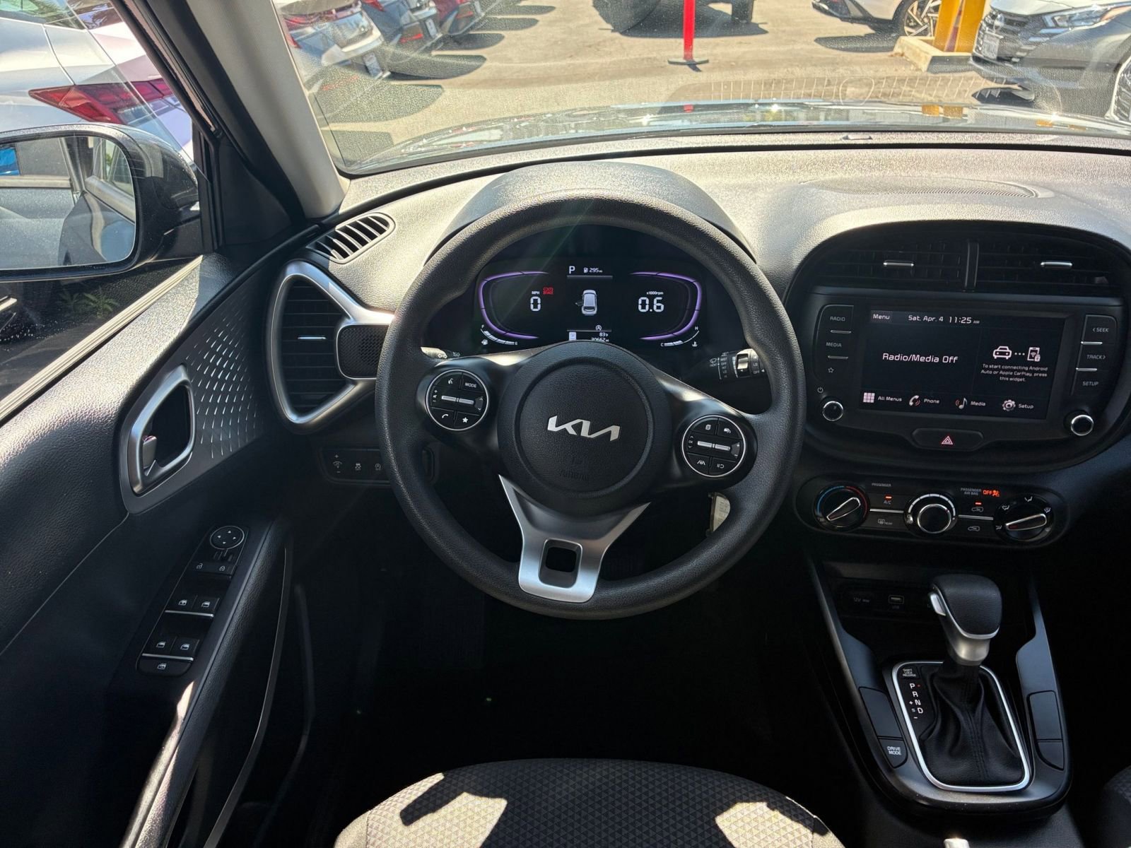 Used 2025 Kia Soul LX w/ LX Technology Package image 32
