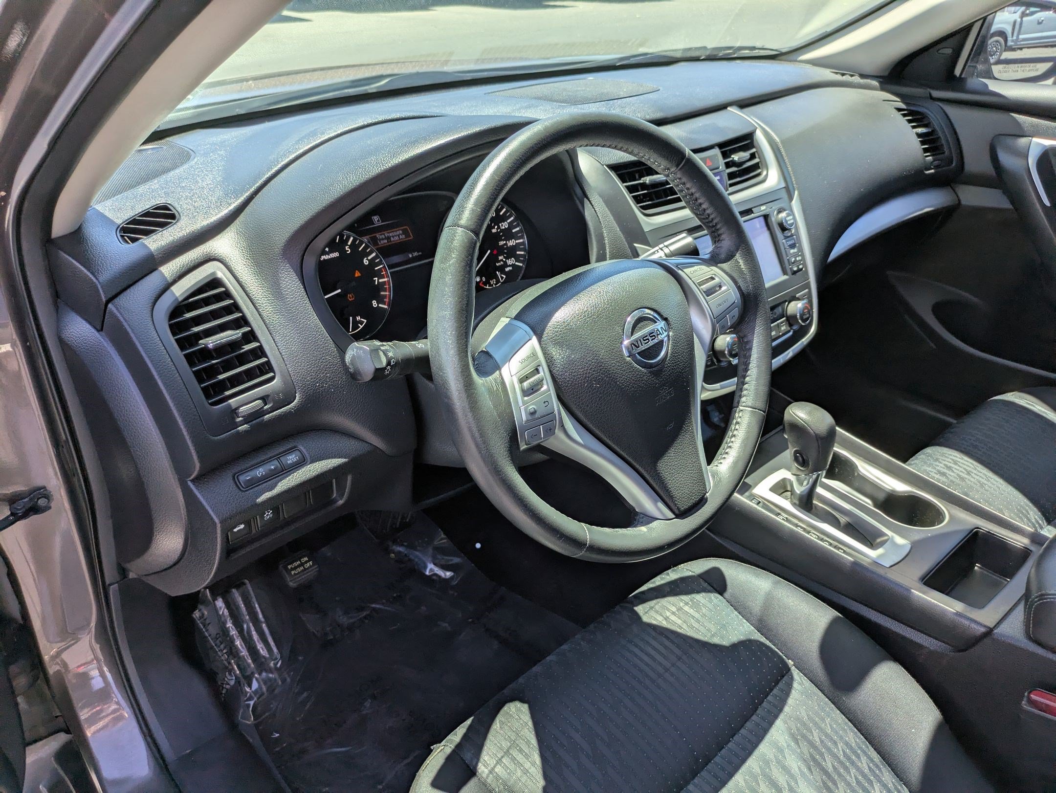 Used 2016 Nissan Altima 2.5 SV w/ Convenience Package FWD image 14