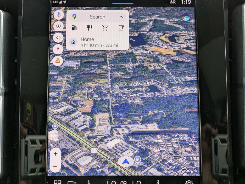 Used 2023 Volvo XC40 B5 Ultimate image 28