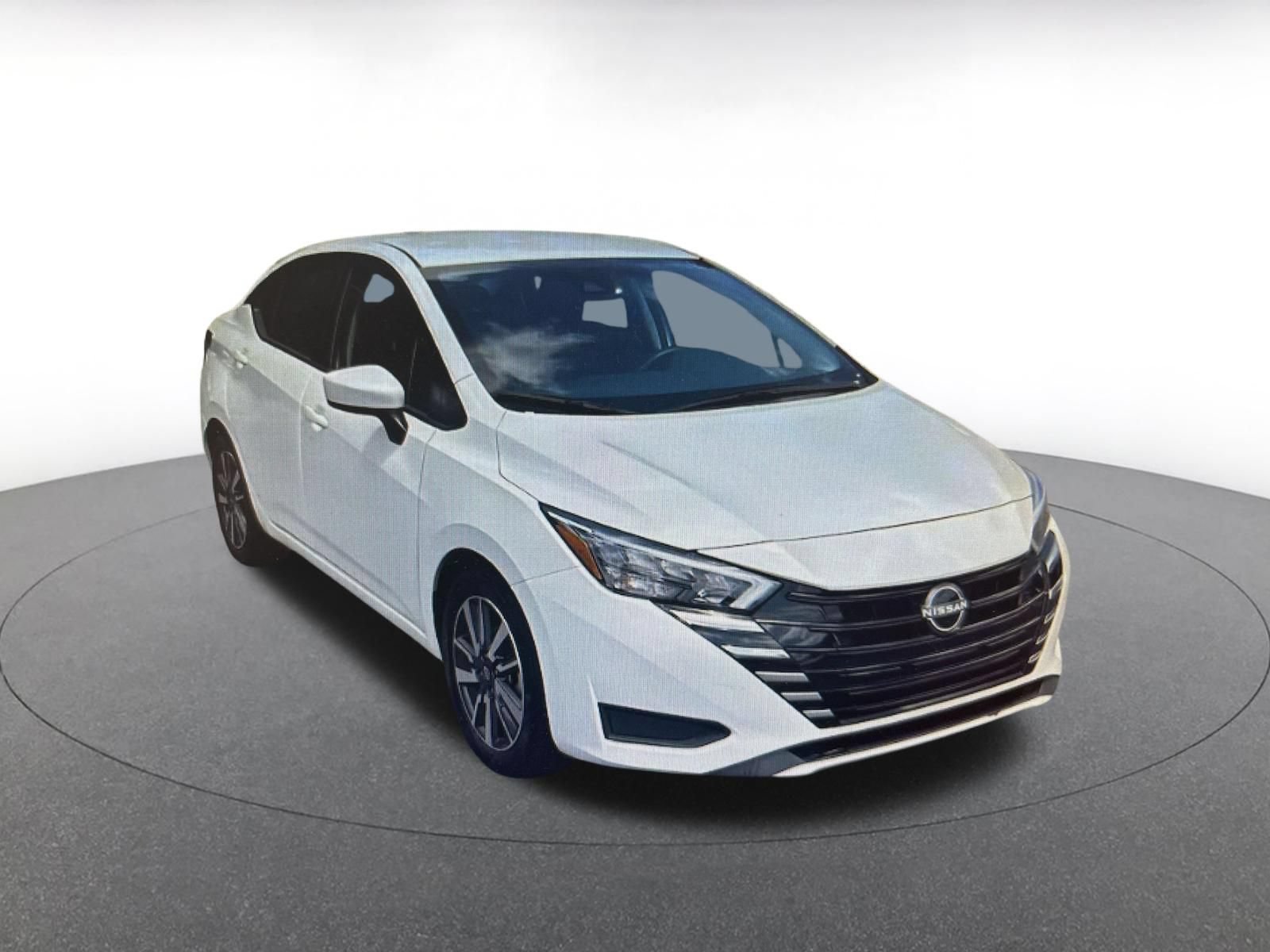 Used 2025 Nissan Versa SV FWD image 2