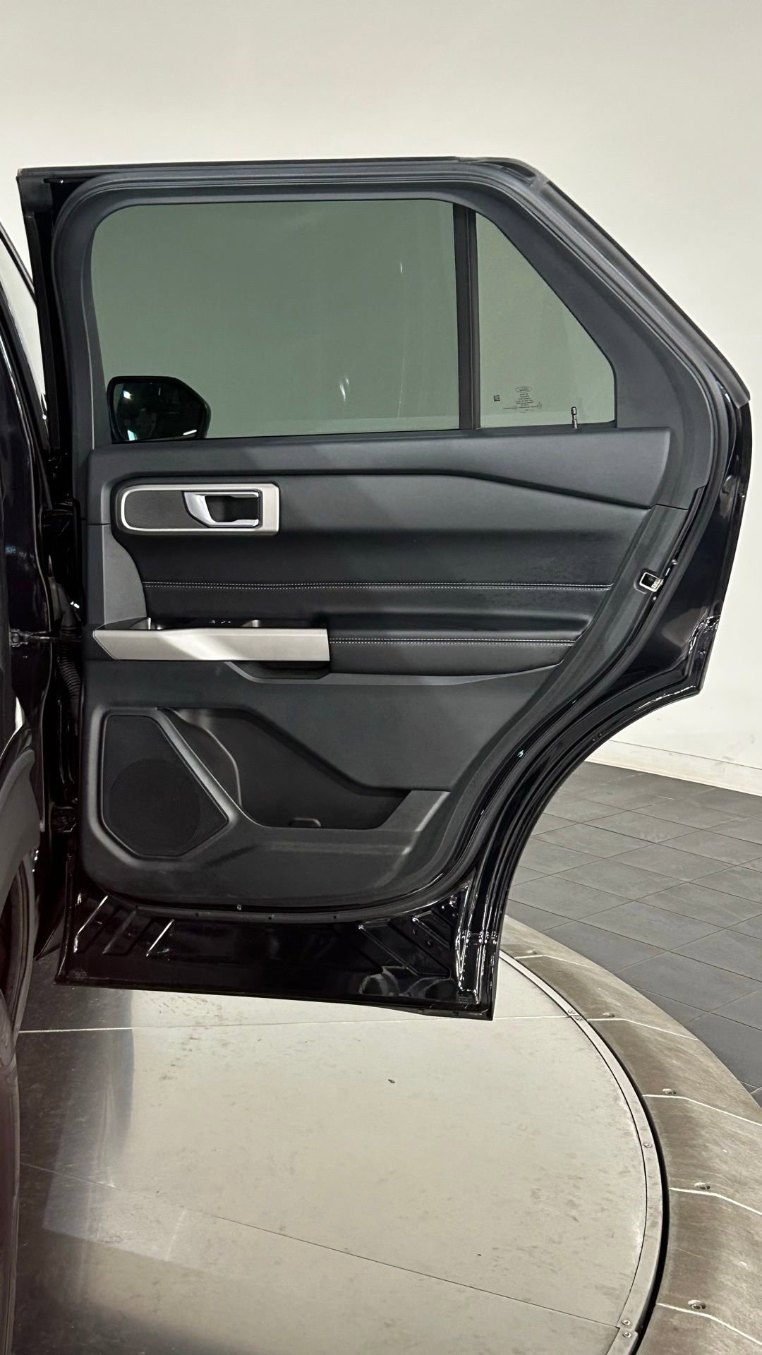 Used 2023 Ford Explorer XLT w/ Equipment Group 202A AWD/4WD image 60