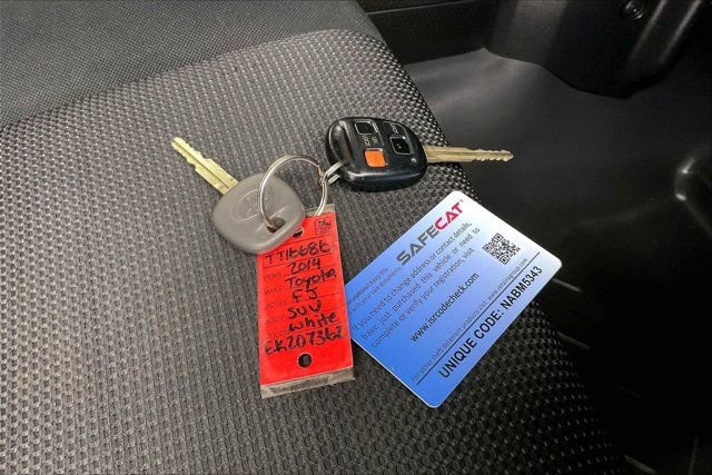 Used 2014 Toyota FJ Cruiser 4WD w/ Convenience Package image 11