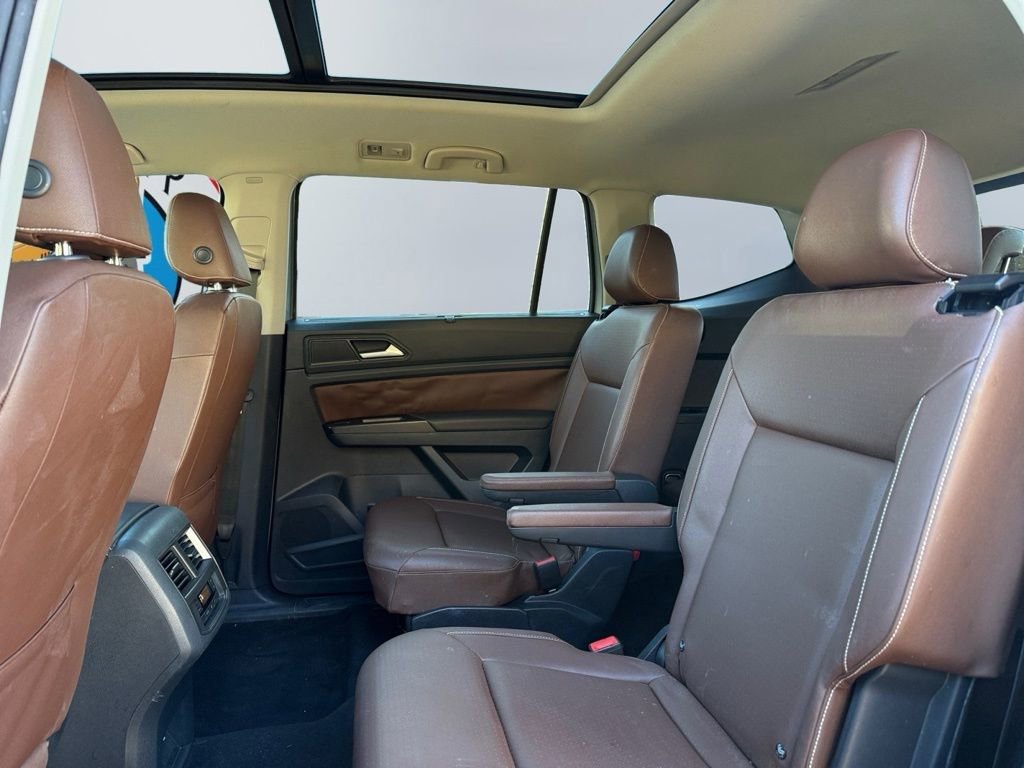 Used 2021 Volkswagen Atlas SE w/ Panoramic Sunroof Package FWD image 11