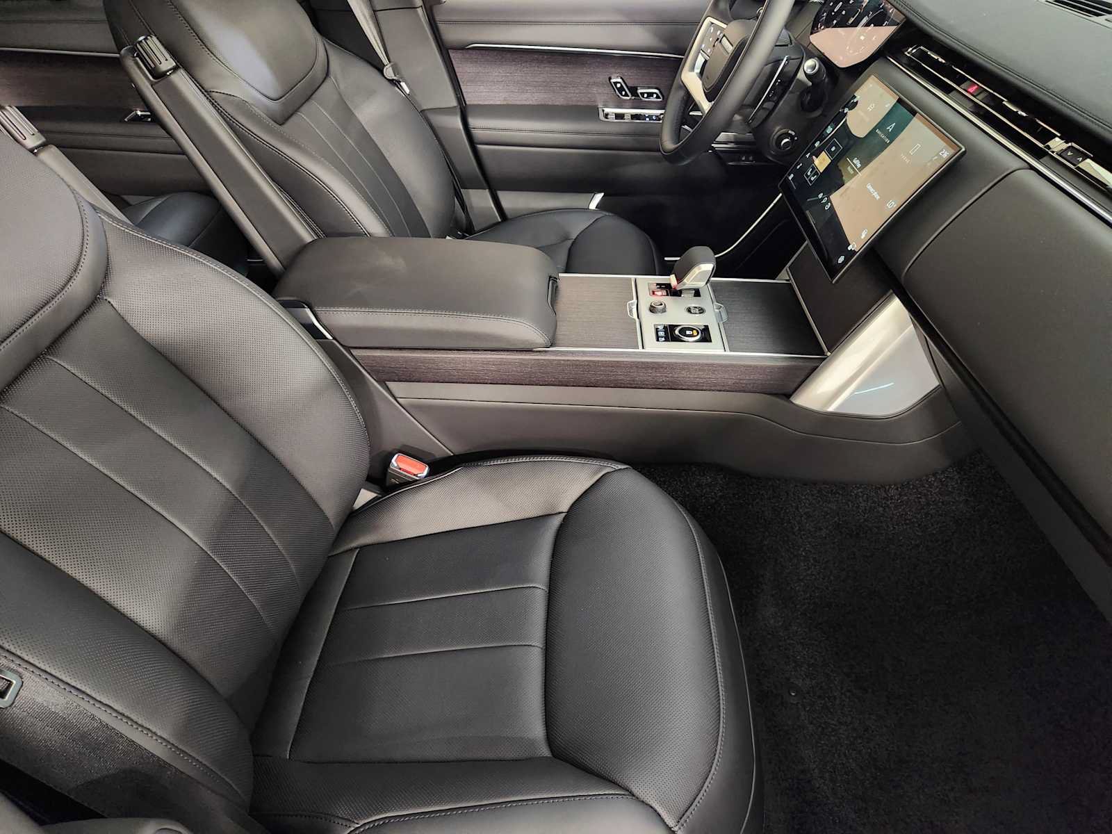 New 2027 Land Rover Range Rover SE AWD/4WD image 3