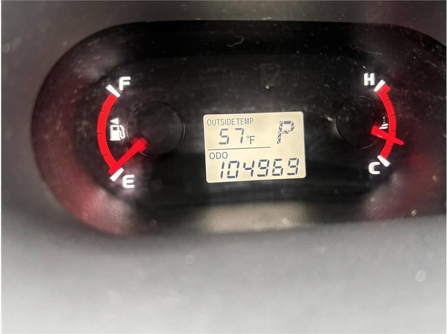 Used 2010 Toyota Matrix Base 4dr Wagon 4A FWD image 9