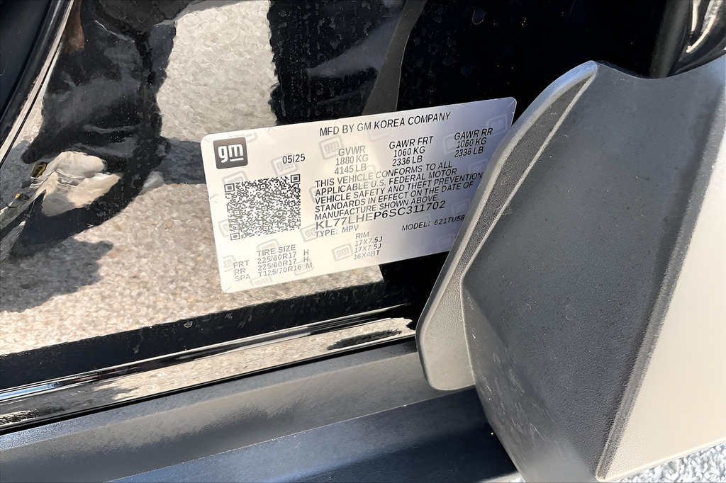 Used 2025 Chevrolet Trax LT FWD image 16