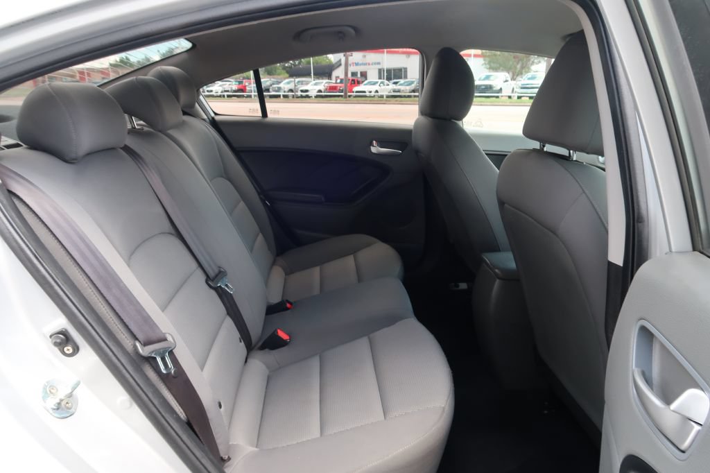 Used 2017 Kia Forte LX FWD image 8
