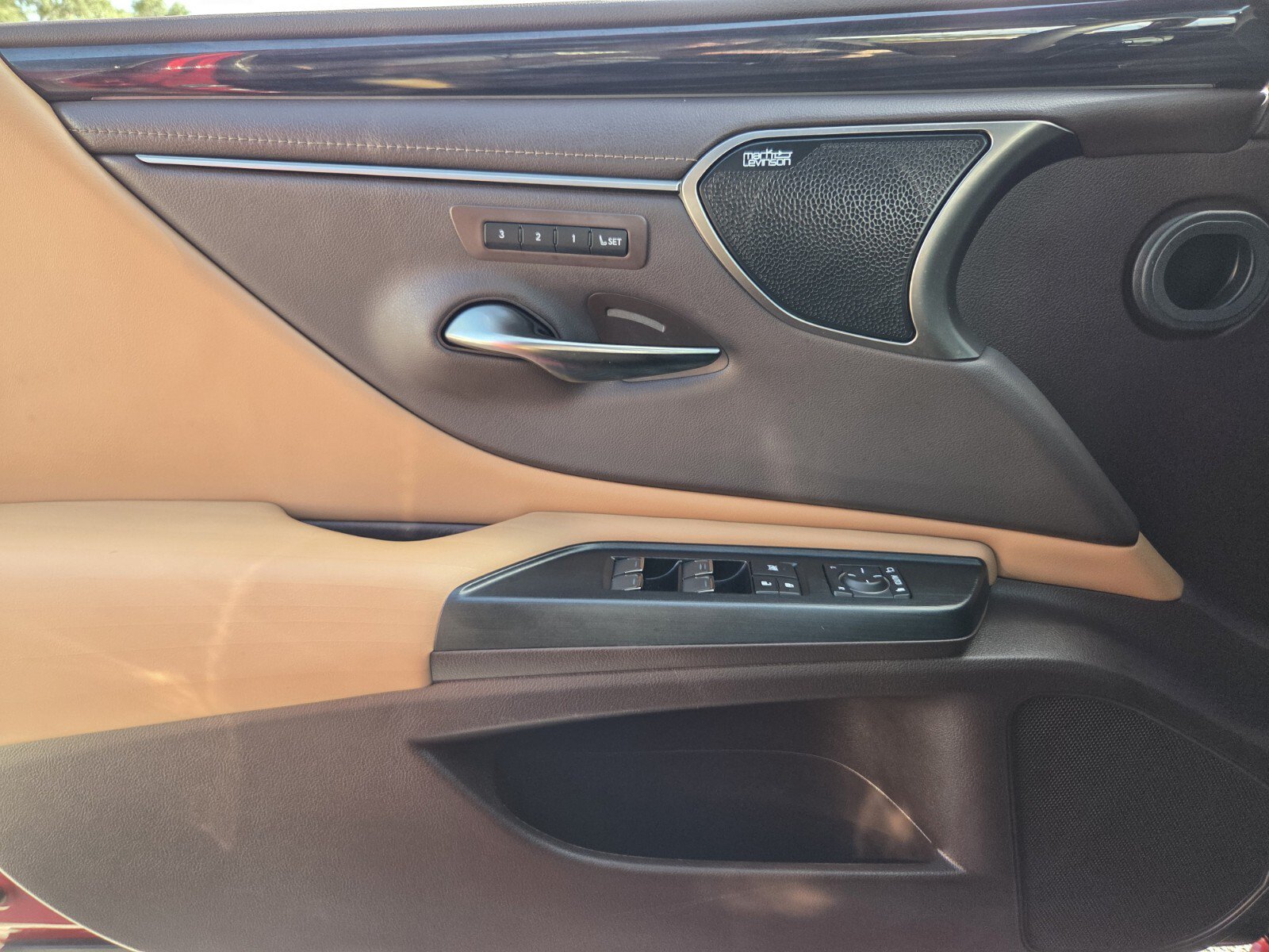 Used 2021 Lexus ES 350 Ultra Luxury w/ Accessory Package 2 FWD image 21