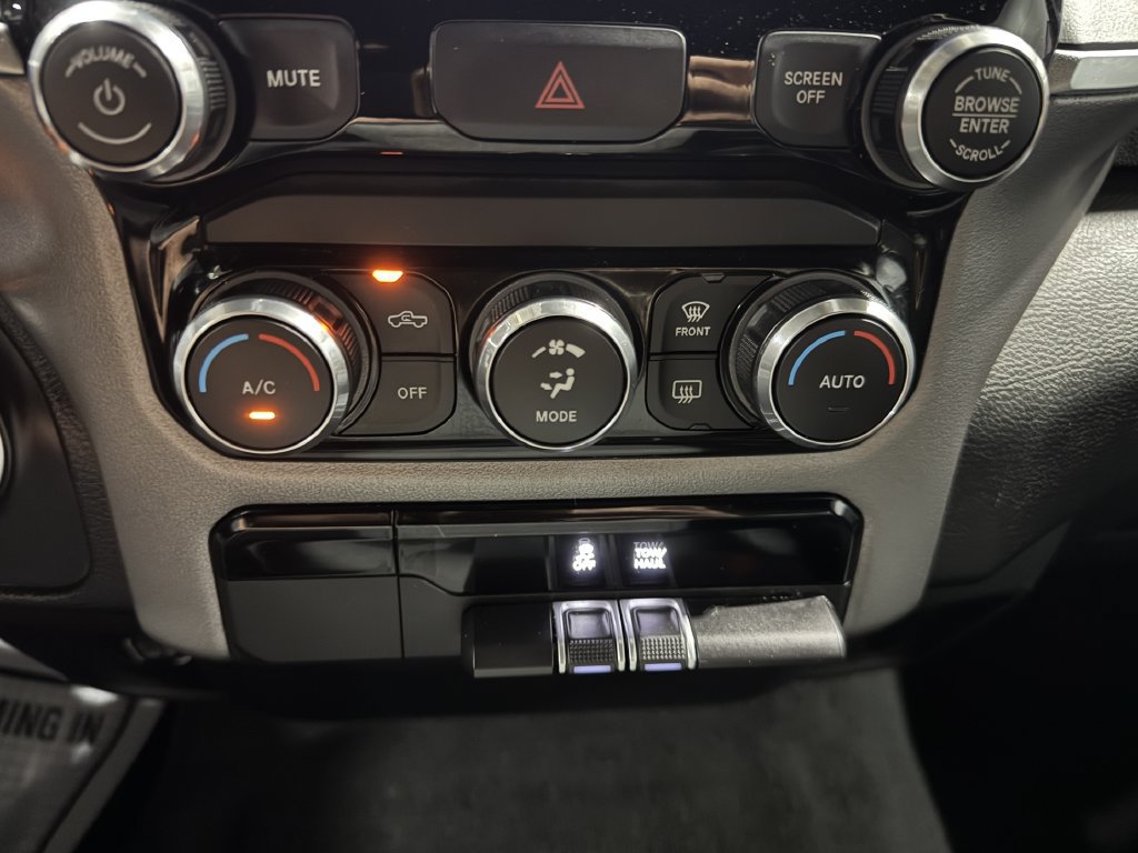 Used 2022 RAM 1500 Big Horn AWD/4WD image 35
