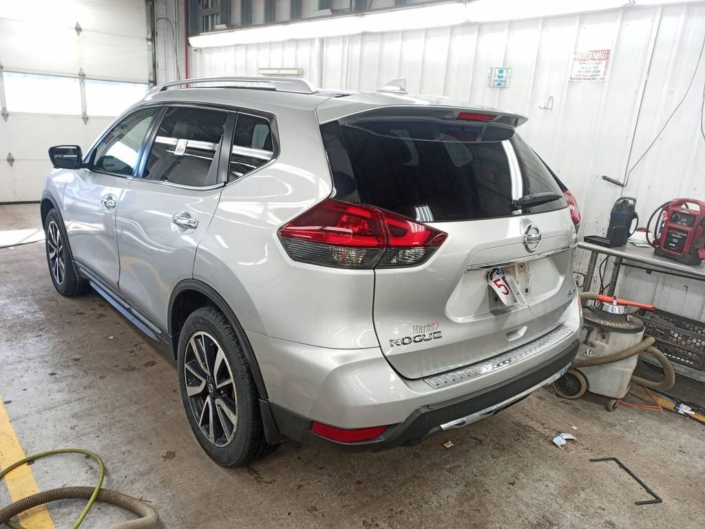 Used 2018 Nissan Rogue SL w/ Premium Package image 3