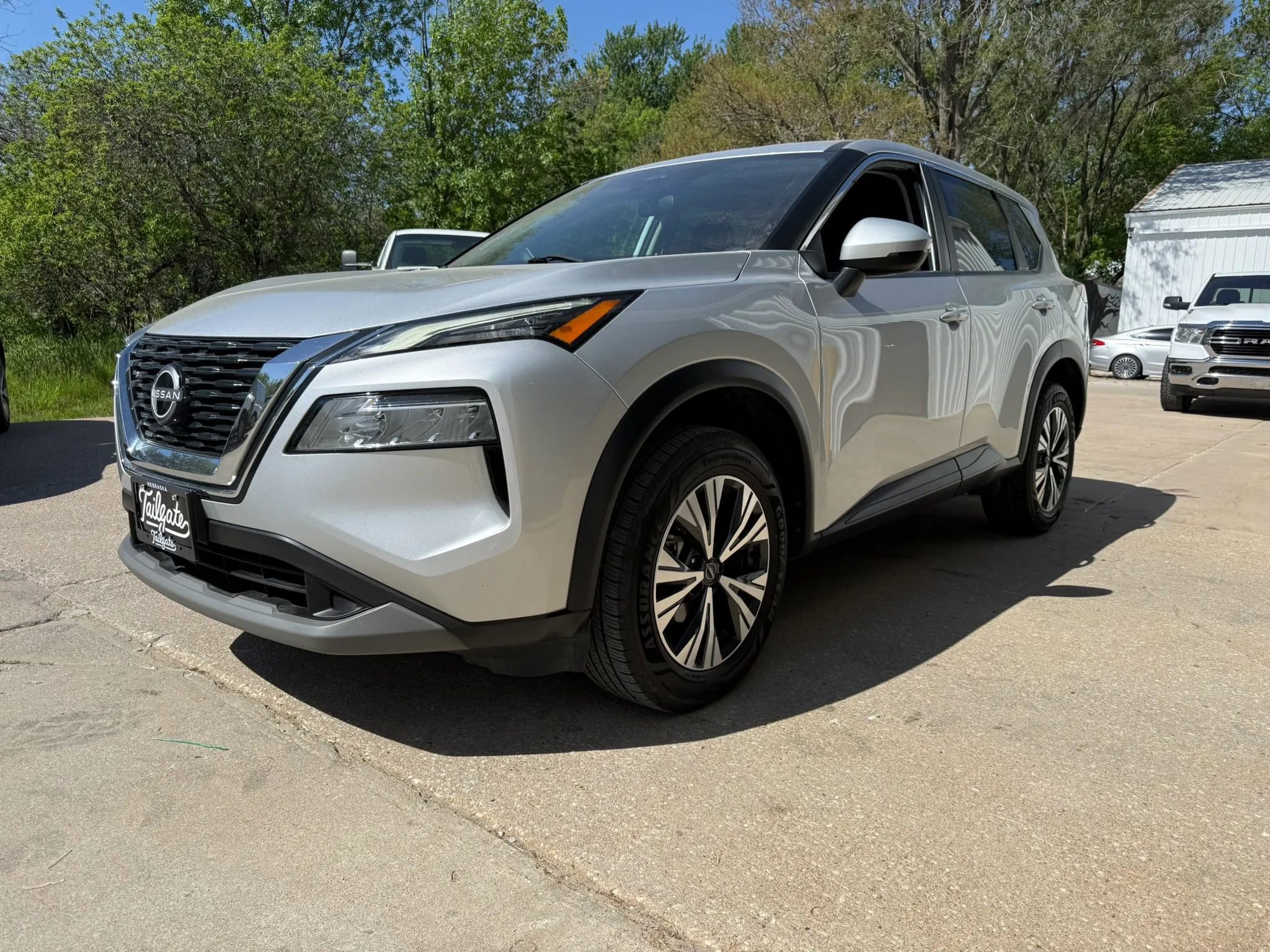 Used 2022 Nissan Rogue SV FWD image 4