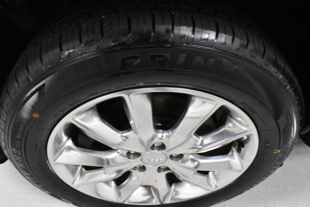 Used 2017 Jeep Cherokee Limited image 9