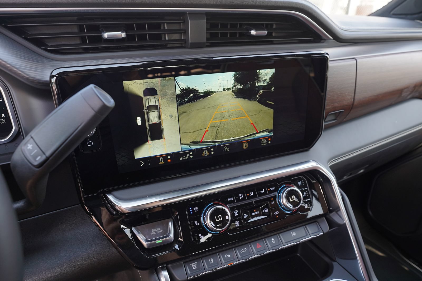 New 2026 GMC Sierra 3500 Denali Ultimate AWD/4WD image 13